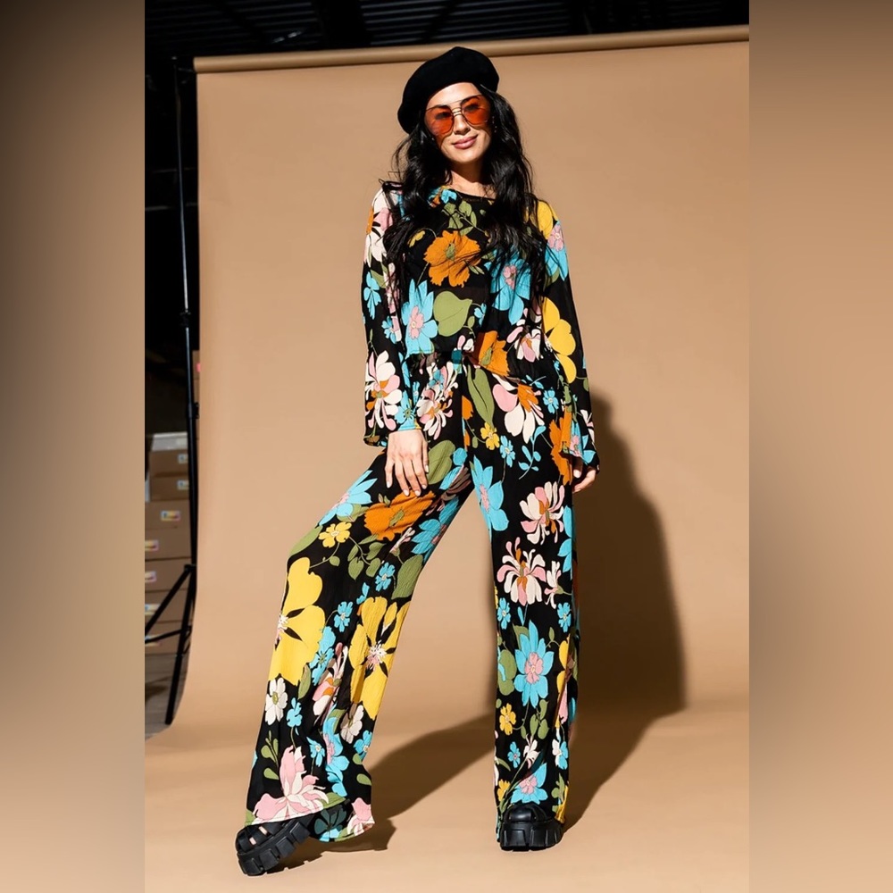 ISO DRESSED IN LALA LUSH LIFE FLORAL SET, LARGE